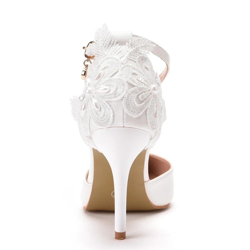 Latest Popular White Wedding Shoes Lace Fashion High Heels Pearl Women′ S  Pumps - China Walking Style Shoe and Casual Shoes price