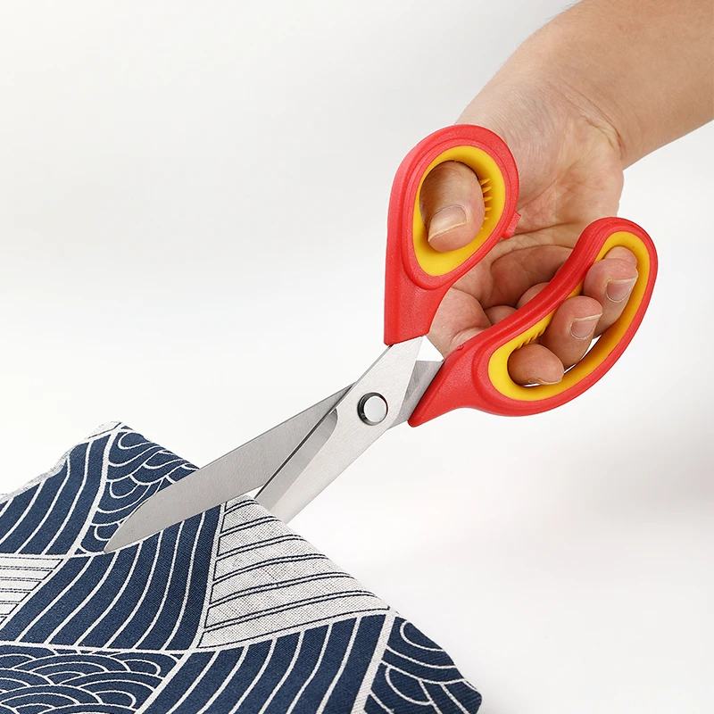 Multifunktionale Schere für Heimtextilien nach Maß