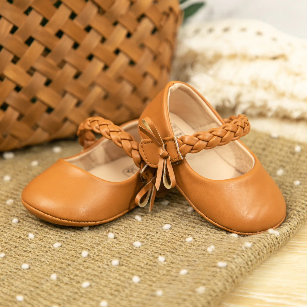Cross-Border Joker Bow Shallow Princess Toddler Shoes Soft PU Leather Baby Shoes Glitter Upper Flat Design Holidays Wholesale factory