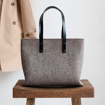 Support customization Women's Leather Handle Felt Tote Bag Stylish Handbag with Comfortable Suede Lining