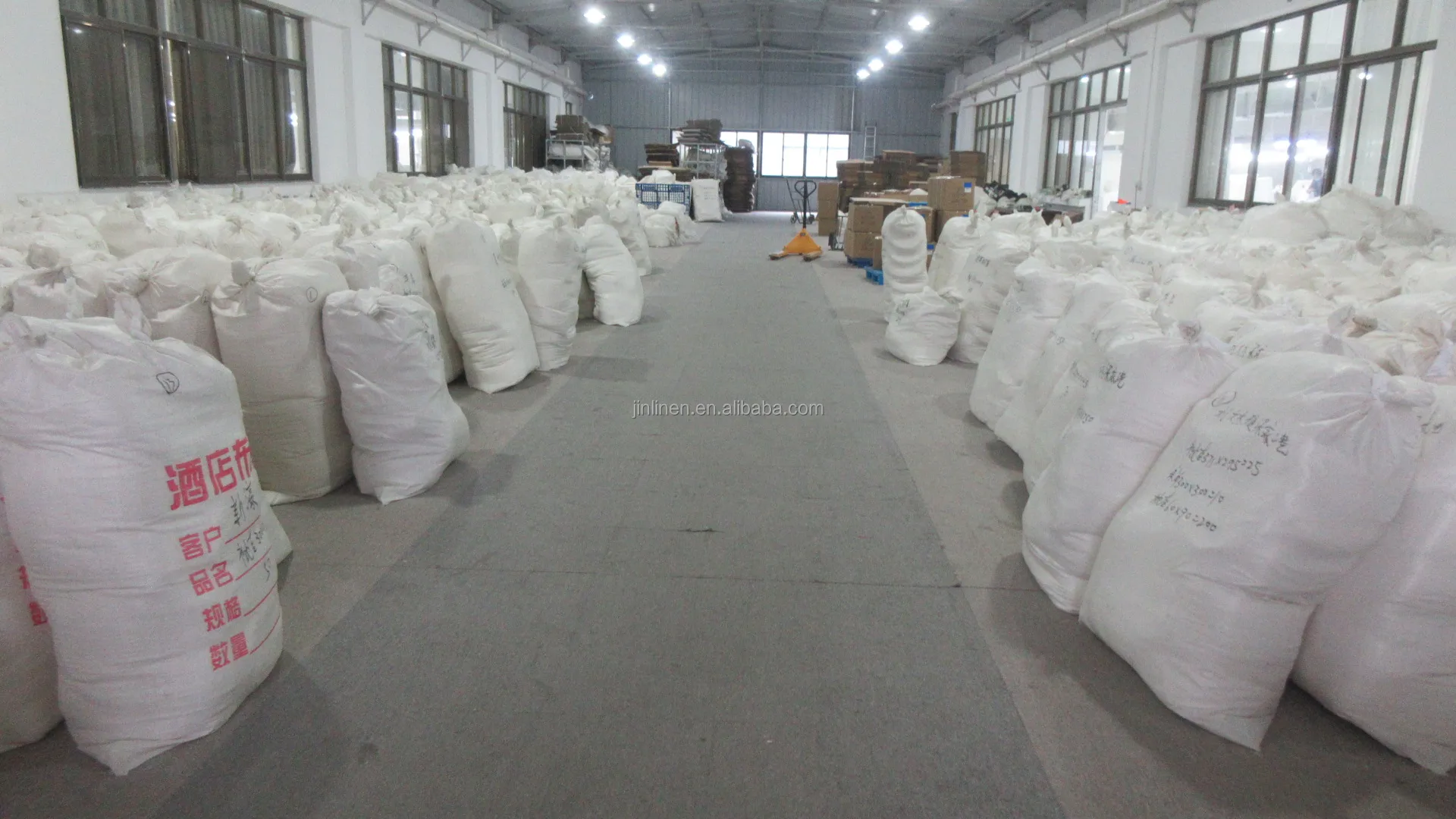 Wholesale Luxury 100% Cotton Polyester Fiber Organic Eco-Friendly Anti-Allergy Double Bed Quilt Modern Patchwork Home White