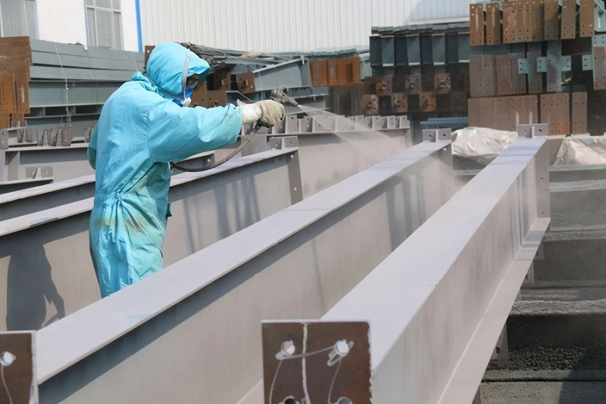 各种表面上均匀地涂覆高质量的防腐涂层，以确保其长期耐用性和可靠性。