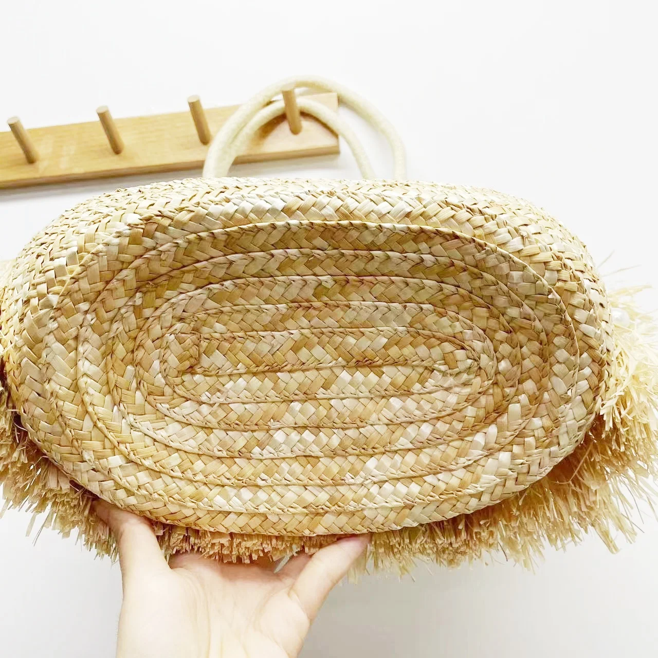 HUAYI 2024 wholesale custom woven women pearl straw paper summer basket bag beach large tote handbag with pearls