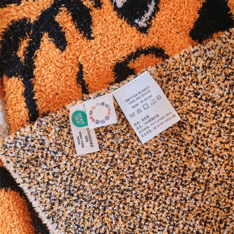 product wholesale super soft cozy 100 polyester cute cartoon tiger jacquard  knitted throw blanket for home decoration and travel  wh-65