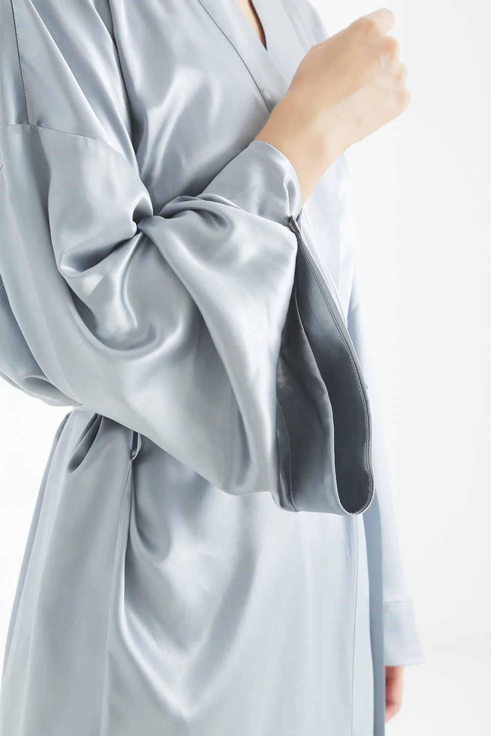 Ladies Stain silk night dress  Robe Long Pajamas Sleepwear Pajama Sets Wholesale 100% Silk Winter Clothes for Women Woven Adults