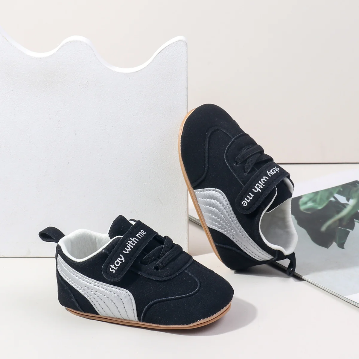 Latest Cute Safety Infant Shoes Anti-slip TPR Soles Fashionable Comfortable Pre Walker Baby Casual Shoes details