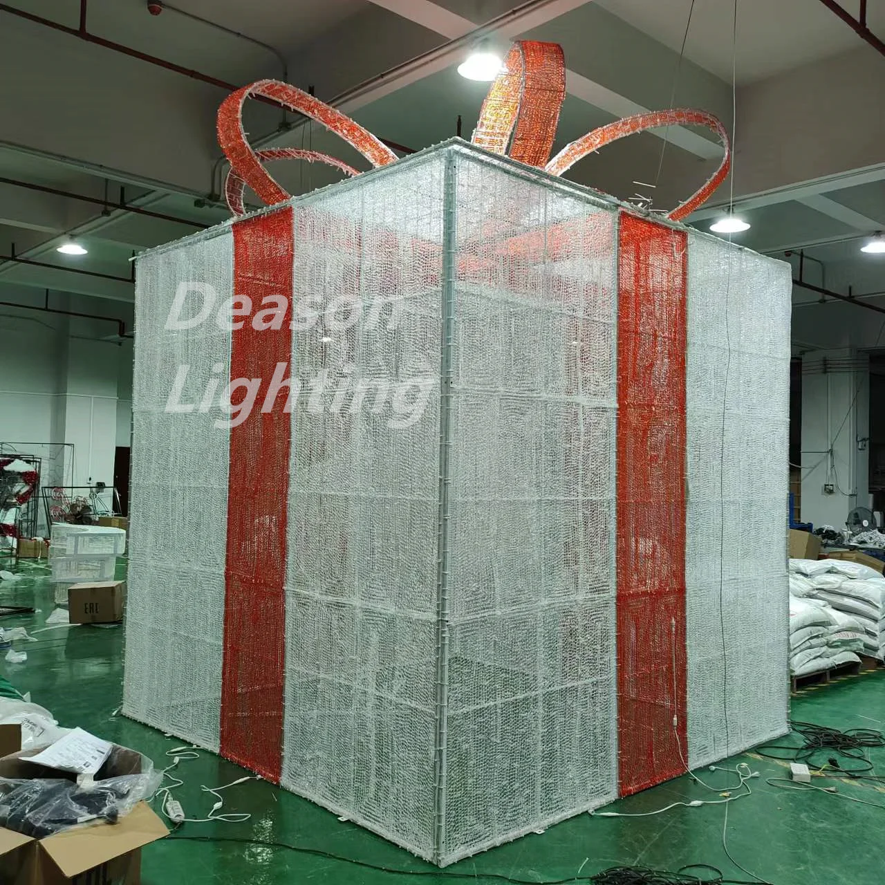 giant outdoor christmas gift box lights 4
