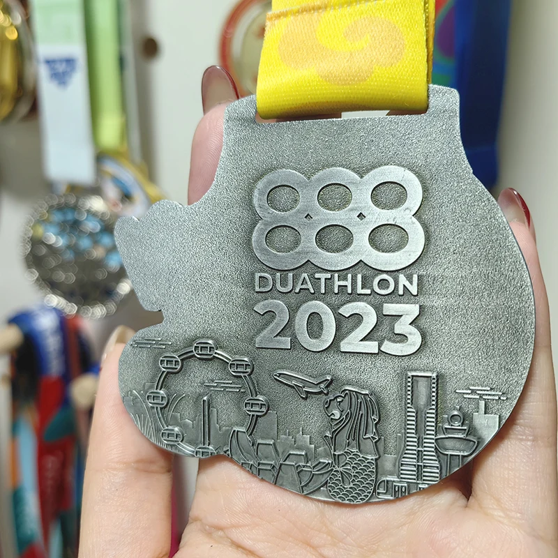 Custom 3D Sports Running Marathon Race Medal Silver Zinc Alloy Metal Sport Medals with Ribbon factory