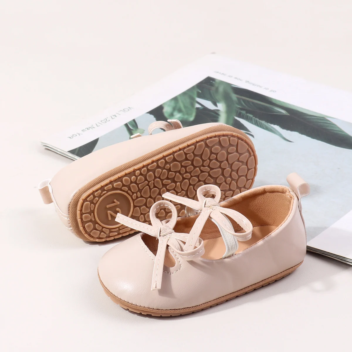 Hot Selling Solid Pu Leather Princess Anti-slip Baby Shoes for Girls supplier