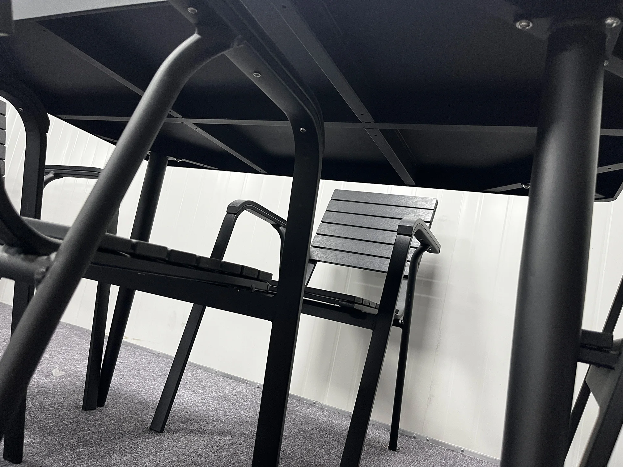 Custom Modern Metal Out Door Table and Chairs Steel Table  Aluminum Chairs Outdoor Furniture Patio Dinning Table Patio Furniture