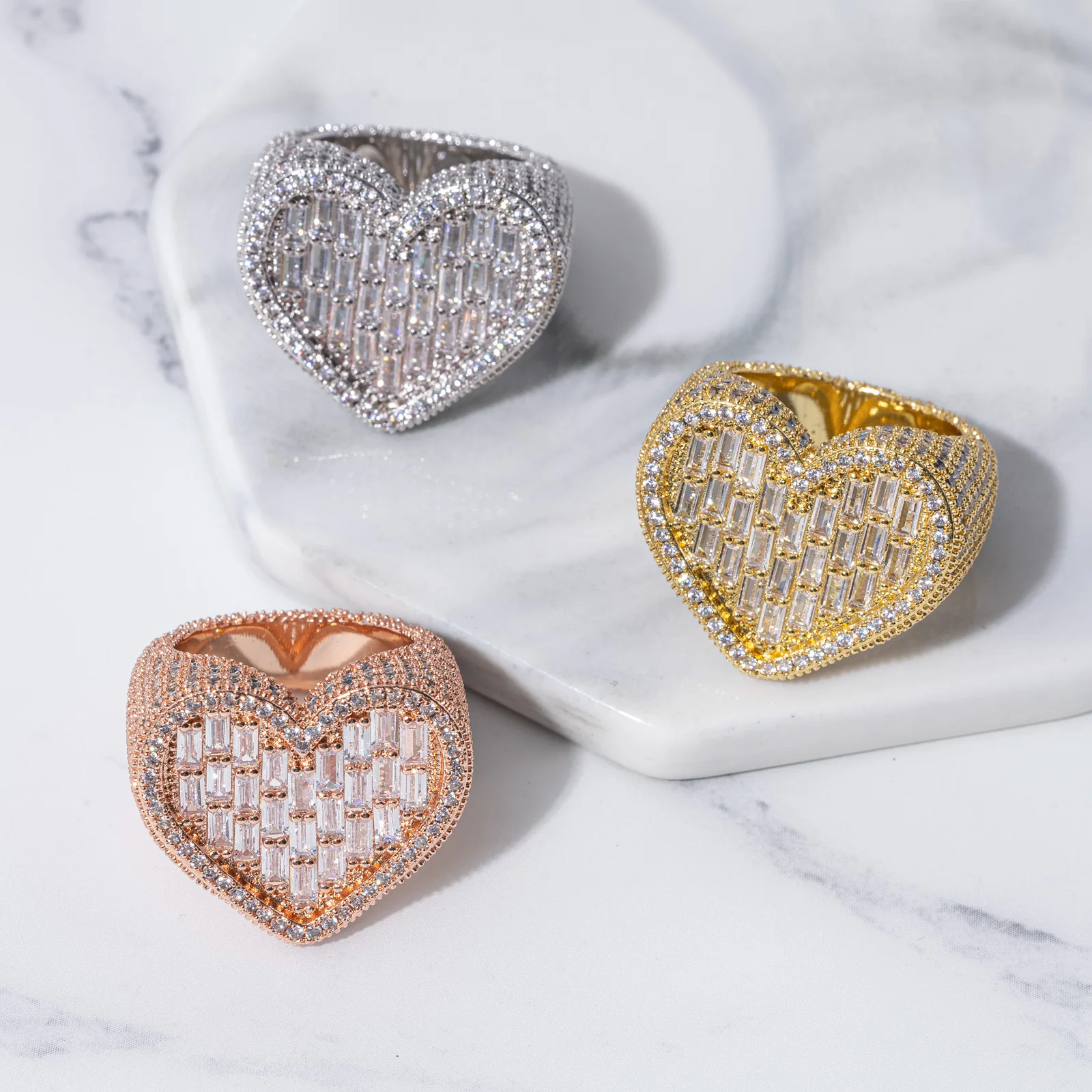 Top Icy Shiny Baguette Heart Rings Jewelry  Women Iced Out Diamond Ring Hip Hop Brass 18K Gold Plated + AAA CZ
