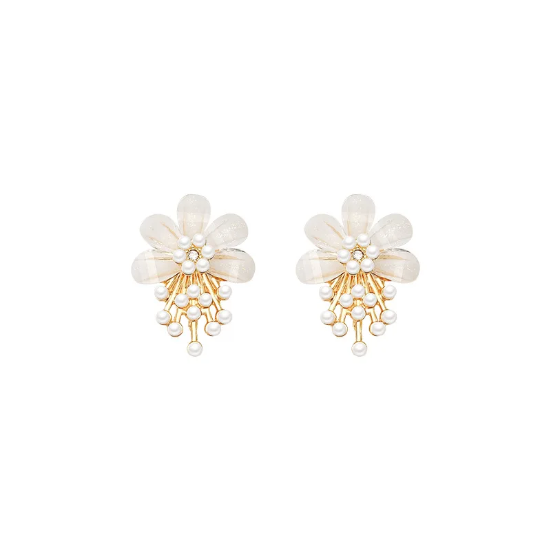 Korean version of the new light luxury super fairy fashion temperament resin pearl flower earrings for women
