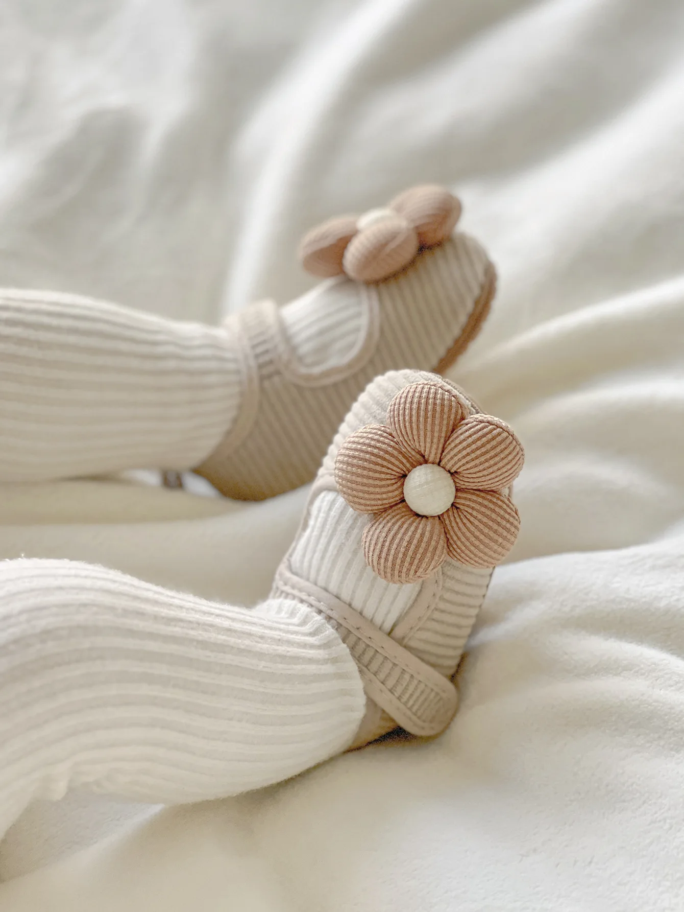 2025 New Arrival Baby Girl Shoes High Quality Anti-Slip Floral Design Breathable and Fashion Trend for Summer Spring Autumn details