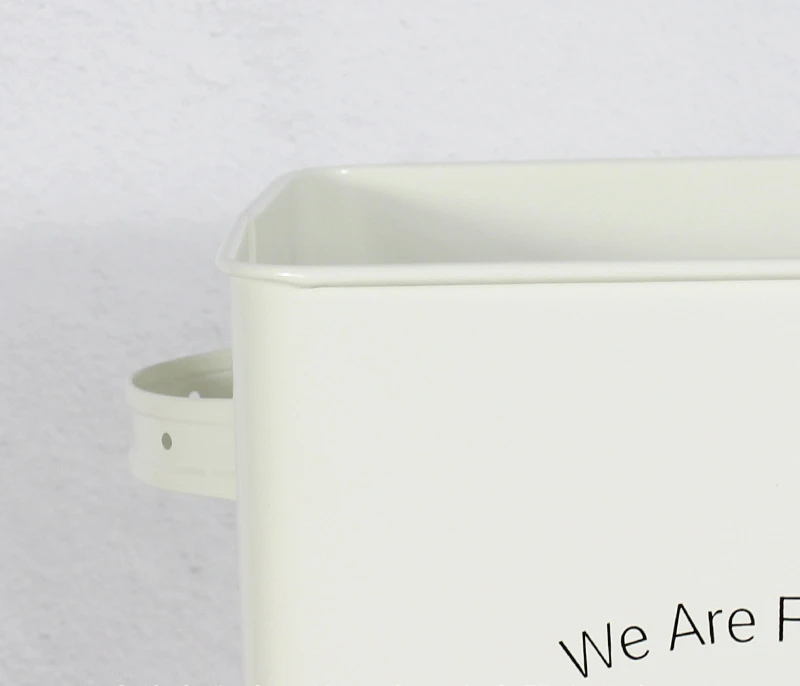 Hot Sale Airtight Moisture-proof Large Capacity Metal Pet Food Storage