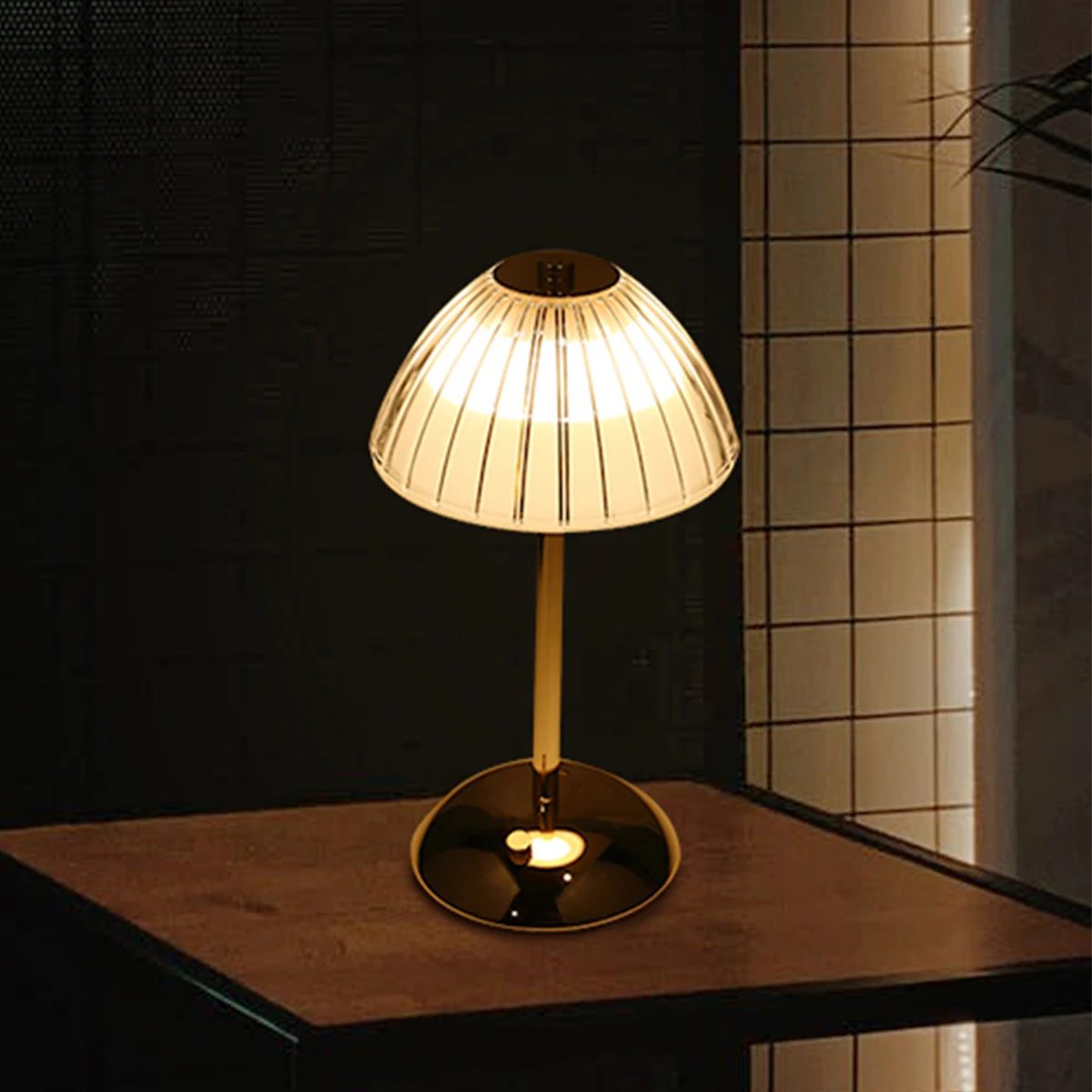 Restaurant Modern Rechargeable Portable Battery Power Desk Lamp Indoor Cordless Table Lamp