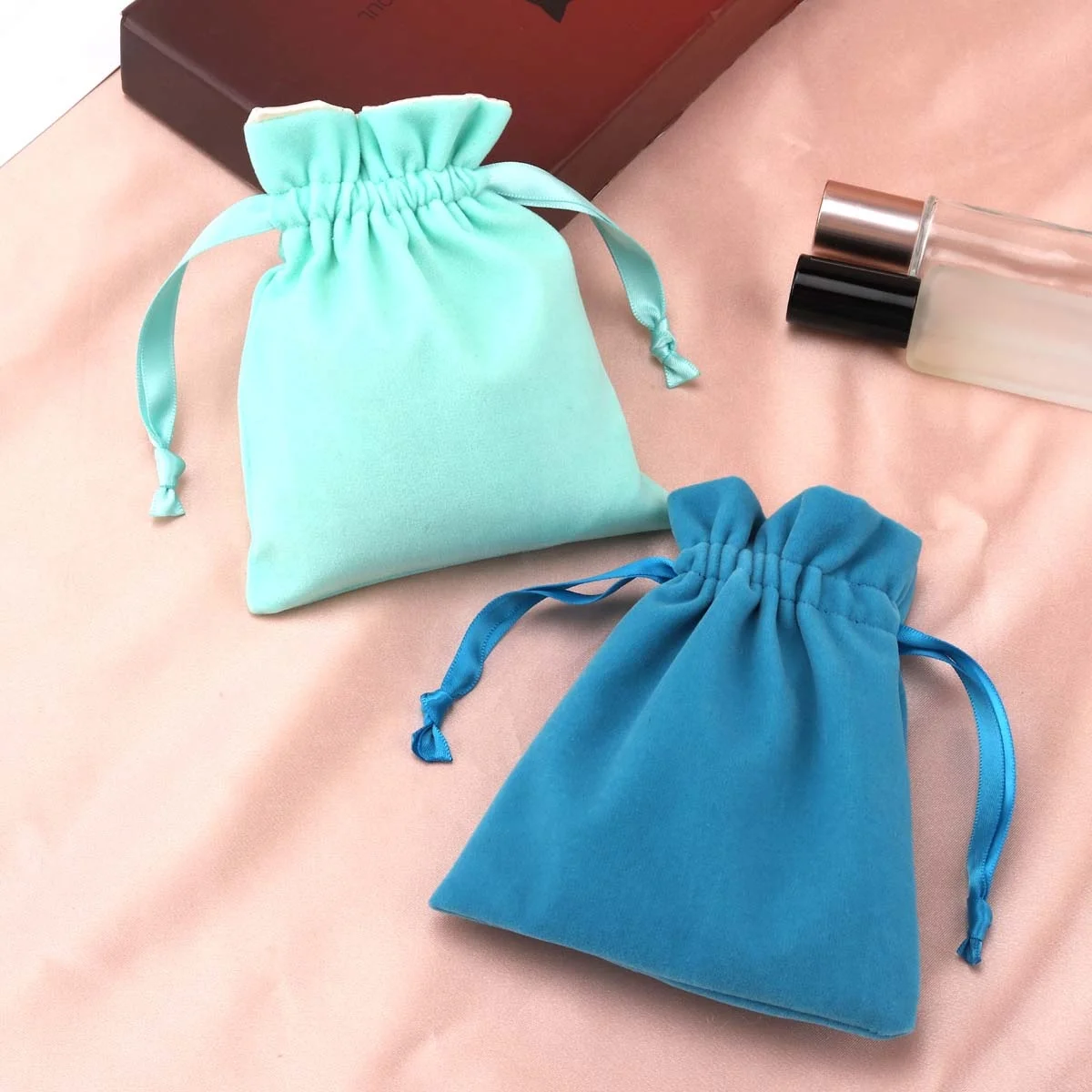 Custom Blue Drawstring Velvet Gift Perfume Jewelry Bag With Logo Reusable Small Flannel Jewelry Pouch