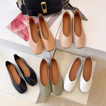 Factory direct selling wholesale cheap slip on Walking casual PU leather Simple lazy shoes women Soft comfortable Summer flats
