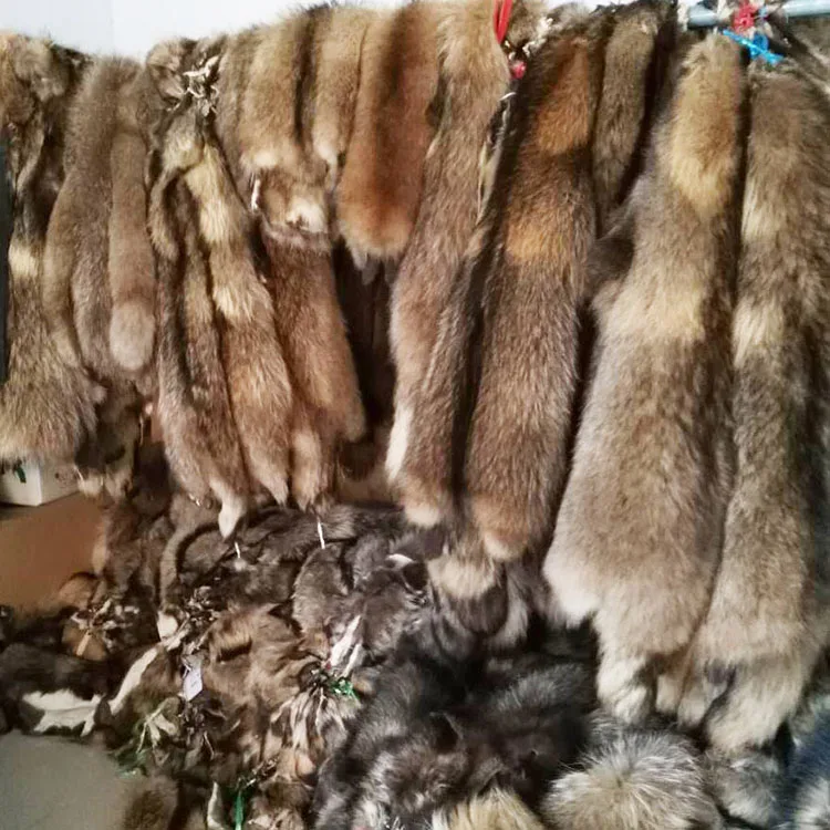 Factory Price Wholesale High Quality 85-90 Cm Size Natural Raccoon Fur  Animal Fur Skin Raw Fur Prices - Buy Raw Fur Prices,Raccoon Fur Raw Fur  Skins Real Fox Fur Skin Animal Skins