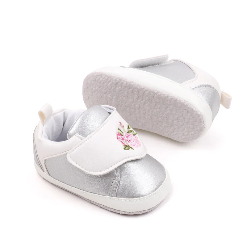 Spring and Autumn Anti-Slippery Court Sneakers for Baby Girls Hook&Loop Embroidered Flower Design Soft Bottom Shoes factory