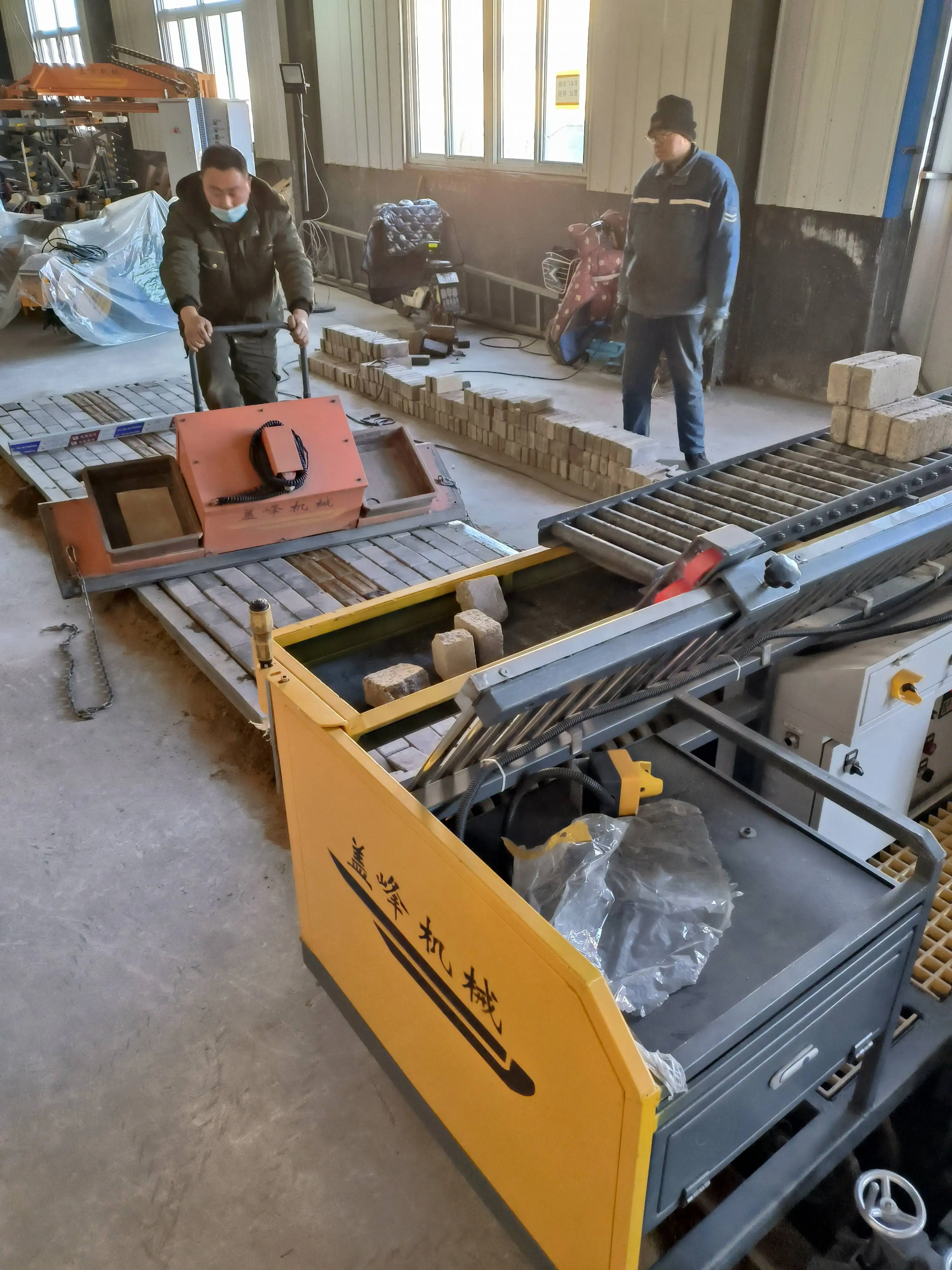 Fuda Road Paving Machine for Street SY6-400 China Road Printer Construction Works Paving Interlocking Brick Paving 6*1.8*1.8m manufacture