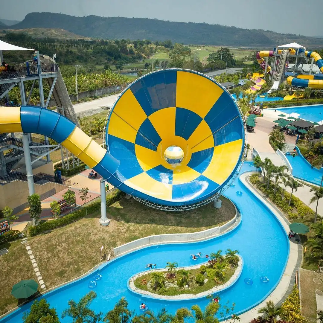 Outdoor Fiberglass Water Park Slide with 6-8mm Thickness and 10 Years Service Life in Customized Size