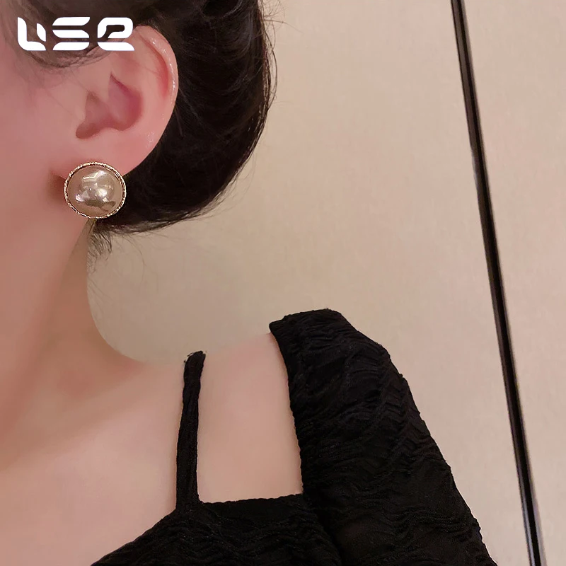 Hot sales in 2023 fashion niche temperament multicolor pearl earrings jewelry for women wholesale