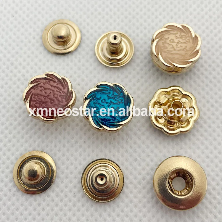 Zinc Alloy Made Wholesale Gold Plating Brand Name Raised Metal Men