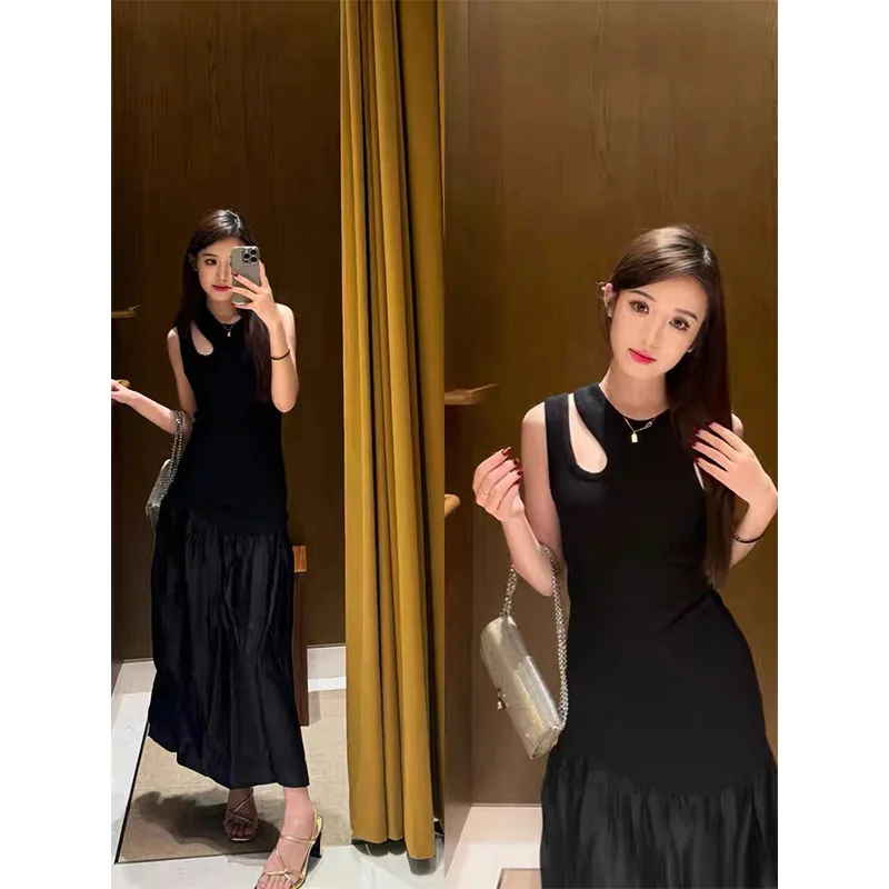 2024 spring and summer new French sleeveless hollow pendant black long dress black dress