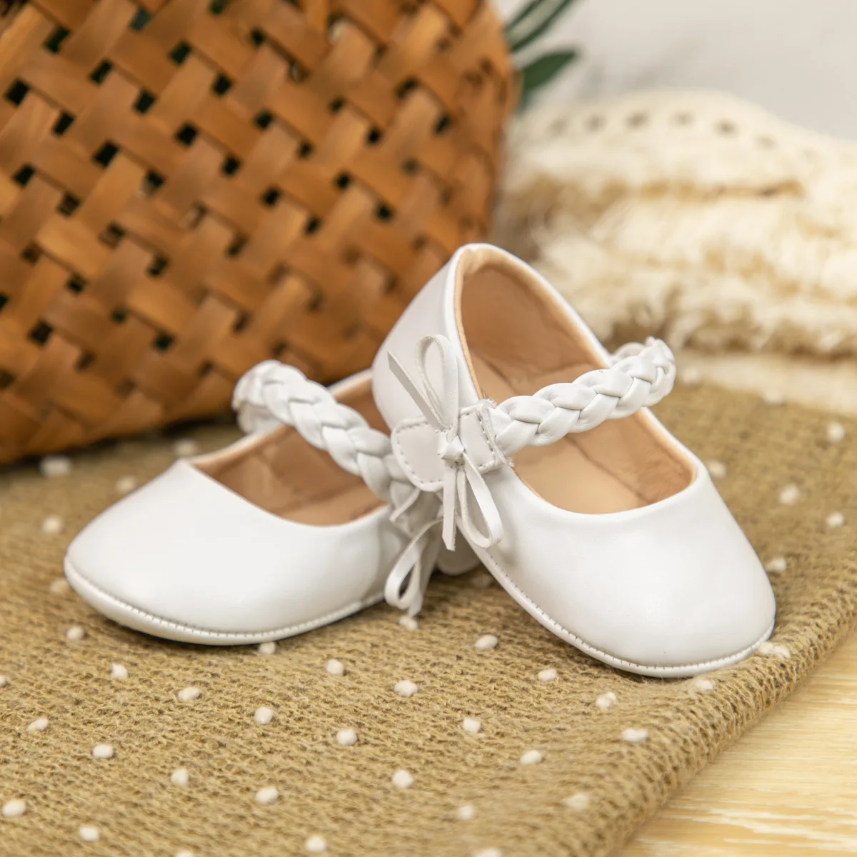 Cross-Border Joker Bow Shallow Princess Toddler Shoes Soft PU Leather Baby Shoes Glitter Upper Flat Design Holidays Wholesale supplier