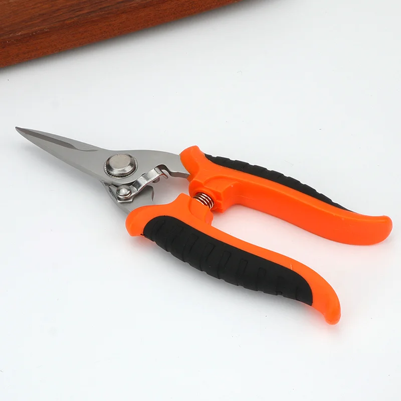 Durable wire cutting scissors
