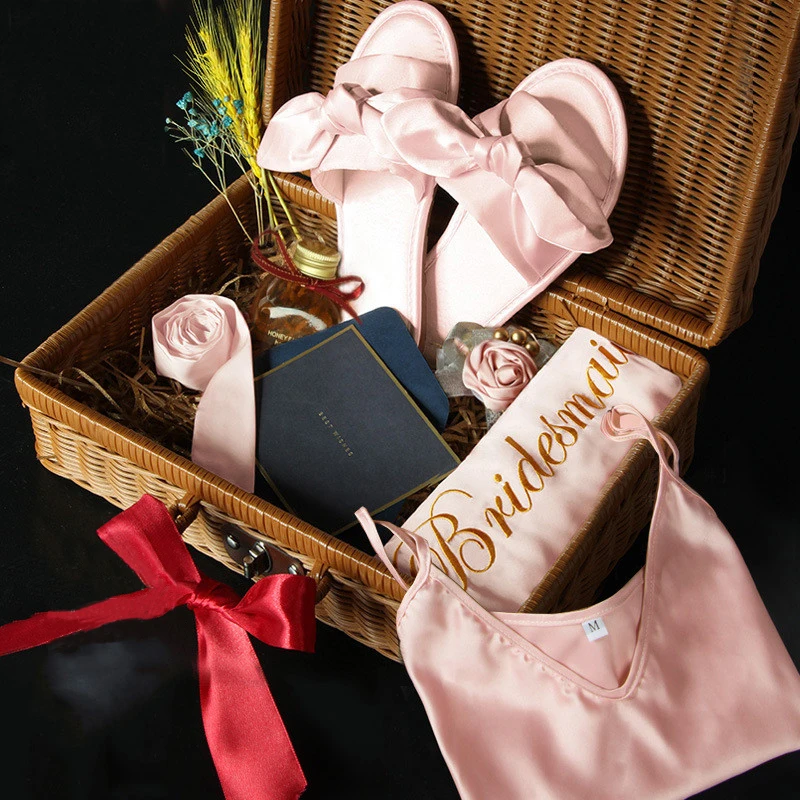 Promotional Silk Nightdress Gift Box for Female Present Customization Harness Pajamas Gift Set box