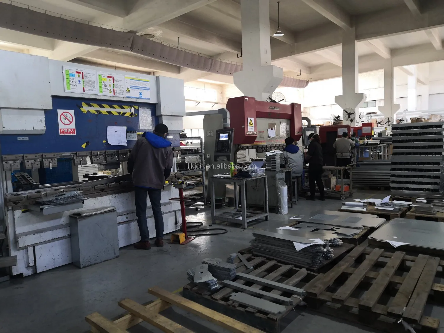 IP55 Pole Mount Nema Telecom Enclosure Small Outdoor Cabinets 6U 9U 12U 15U 18U(图12)