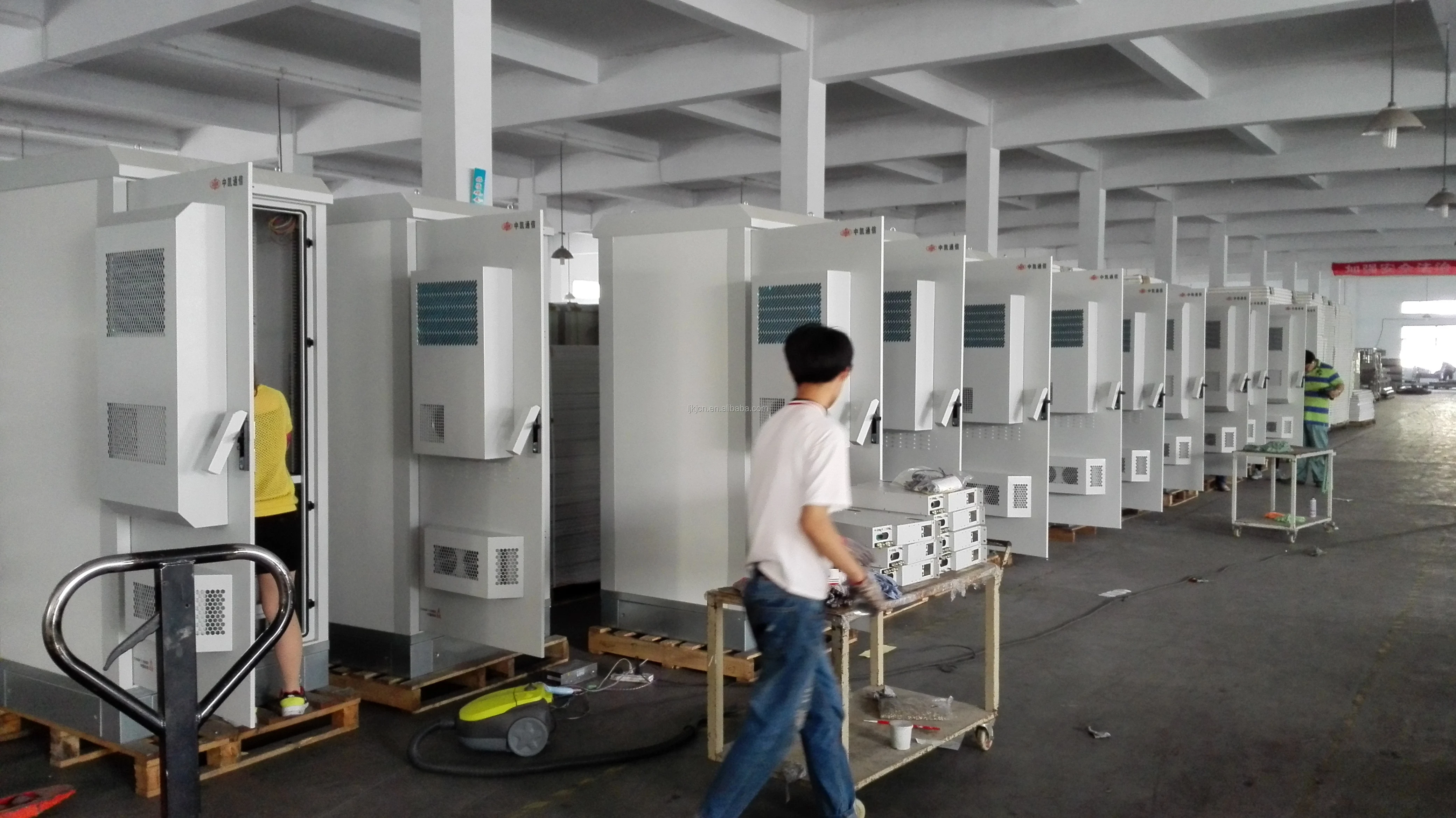 IP55 Pole Mount Nema Telecom Enclosure Small Outdoor Cabinets 6U 9U 12U 15U 18U(图18)