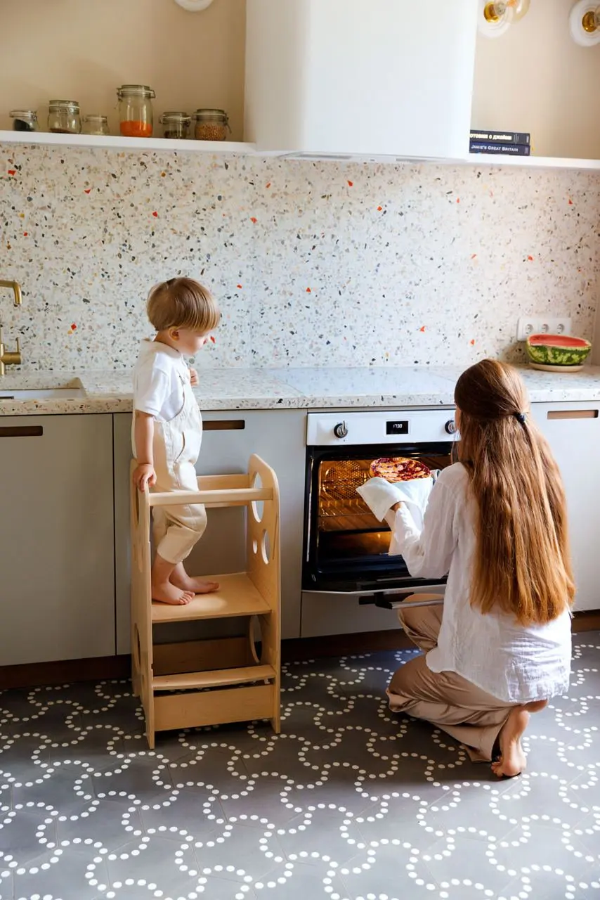 Sicherheits-Lernturm für Kinder, Küchenhelfer für Kleinkinder, Tritthocker, Montessori-Lernturm aus Holz für Kinder mit Tafellieferant