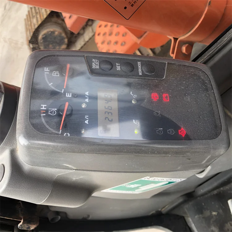 Used Hitachi ZX135 Excavator with 13TON Operating Weight 0.5 Bucket Capacity and 13000 KG Machine Weight