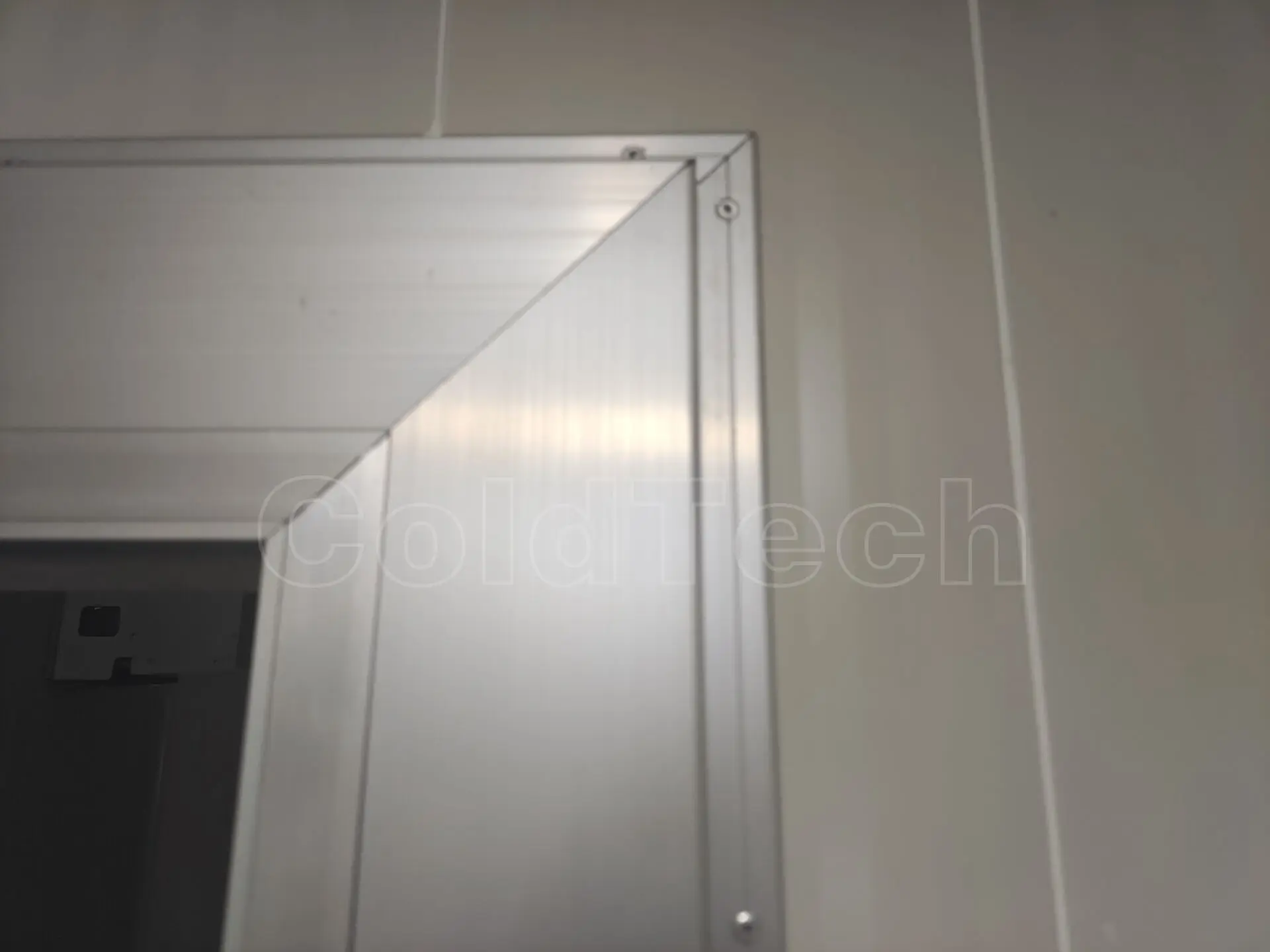 Hinged Door with Heater, 220, R134a - detail 4