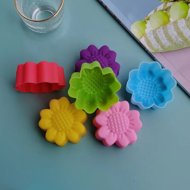 Creative Design Silicone Flower Shaped Baking Cup Cake Mold 5cm Color Rose Muffin Cup Soap Mold