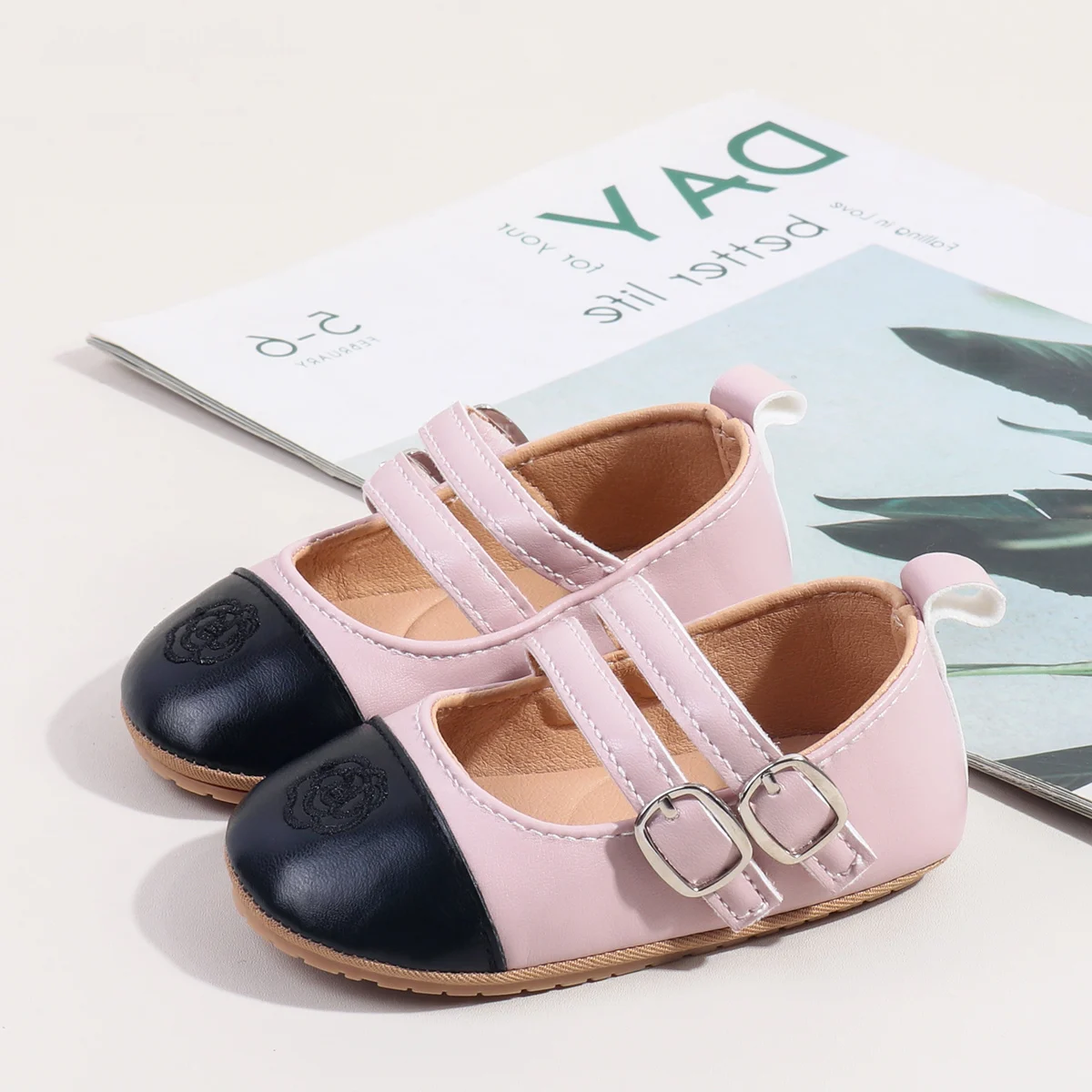 Hot Selling Simple Patchwork Pu Leather Toddler Baby Shoes for Girls details