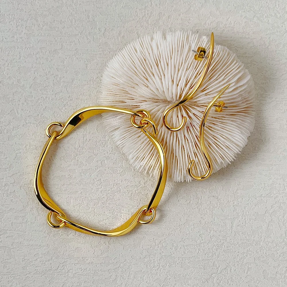 Original Design 18K Gold Plated Brass Jewelry Geometric Hook Bracelets For Women Hiphop Punk Accessories Bracelets B222321