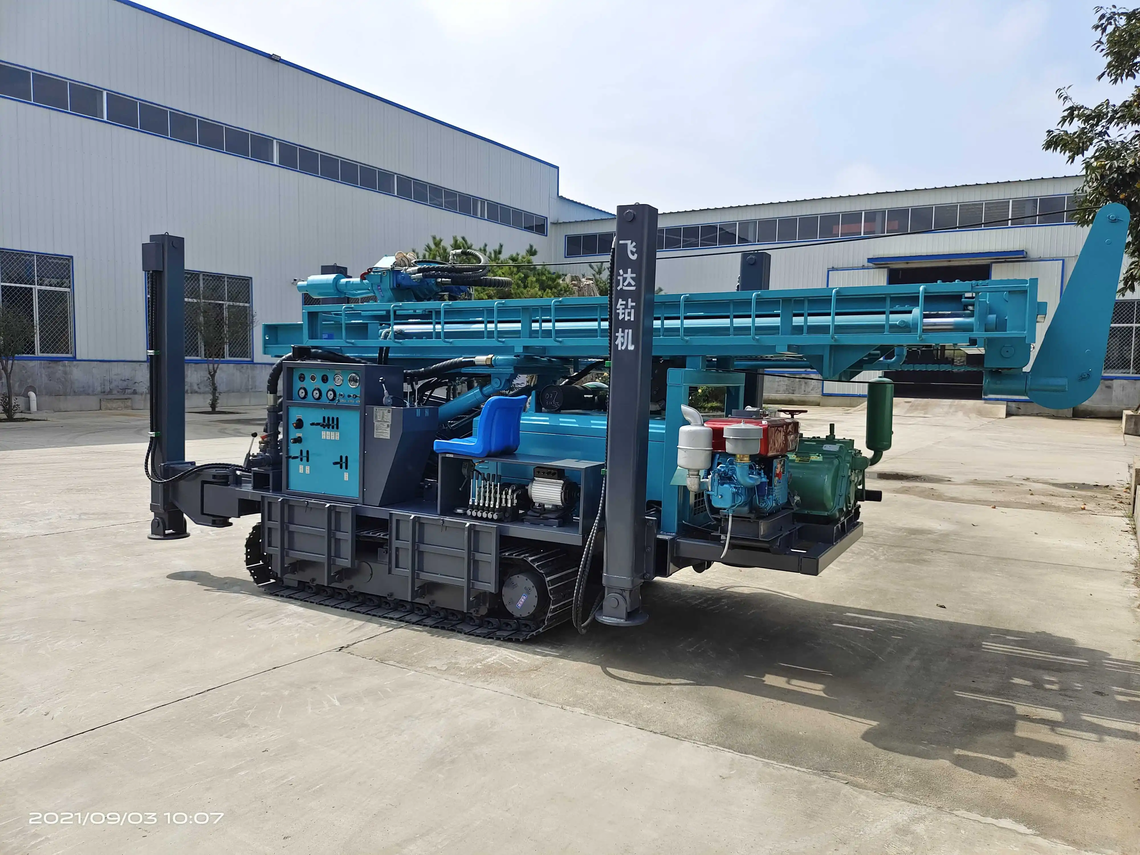 Hongwuhuan HWH350 350m 92 kw Water Well Rotary Crawler Tractor Drilling Rig New Portable with Pump Engine Water Well Drilling