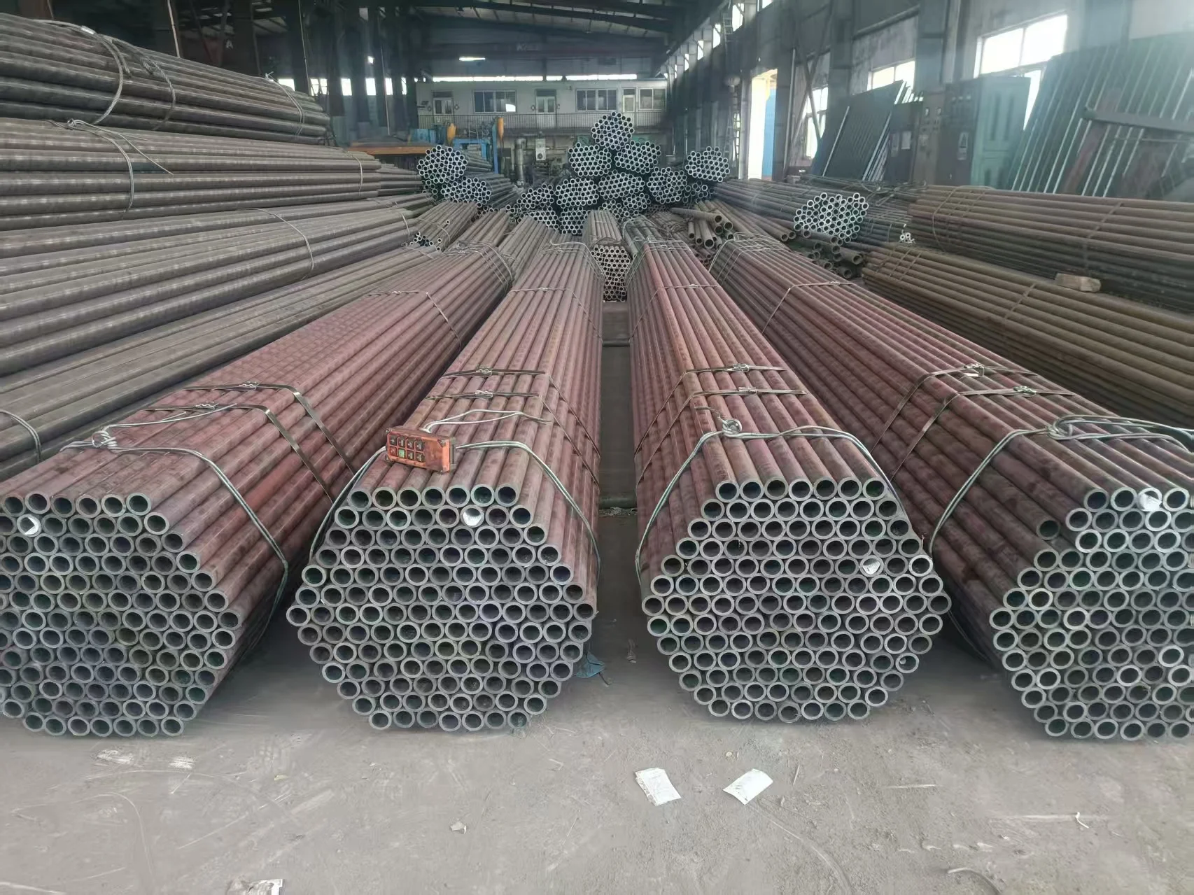 Direct Factory Price Premium Quality Seamless Carbon Steel Pipe for Drill Oil API Structure High Quality Seamless Steel details