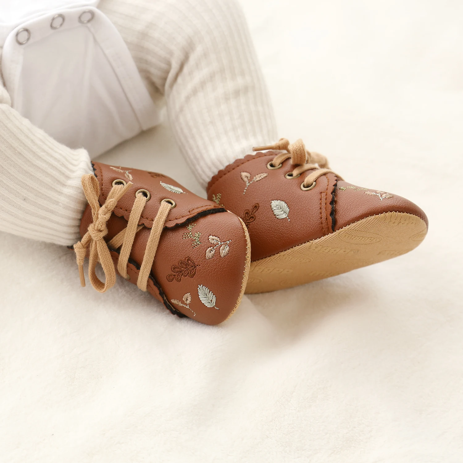 2024 Unisex Baby Toddler Shoes Soft and Non-Slip Embroidery Design for Spring Autumn Breathable and Flat Features details