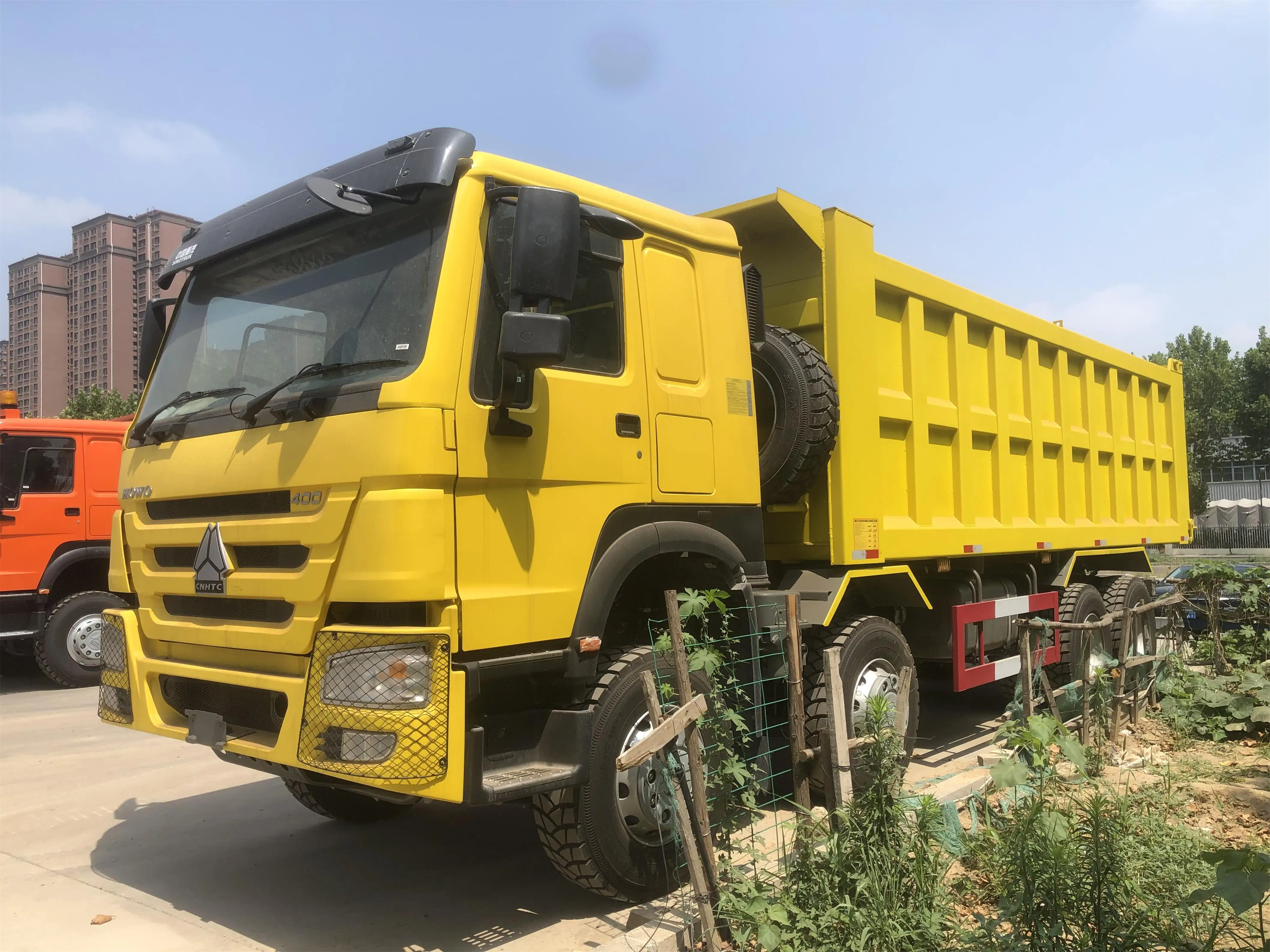 China Sinotruck Howo Tipper Dumper Tipping Truck 30 Cubic Rhd 6x4 8x4