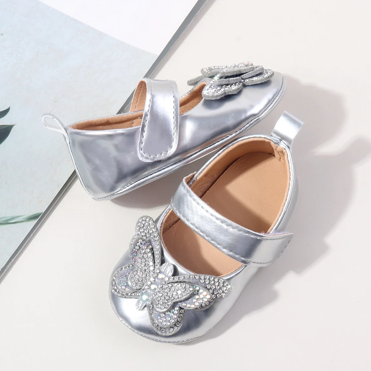 Wholesale New Arrival Beautiful Bling Bow Design PU Leather Baby Infant Newborn Girl Princess Shoes 2025 details