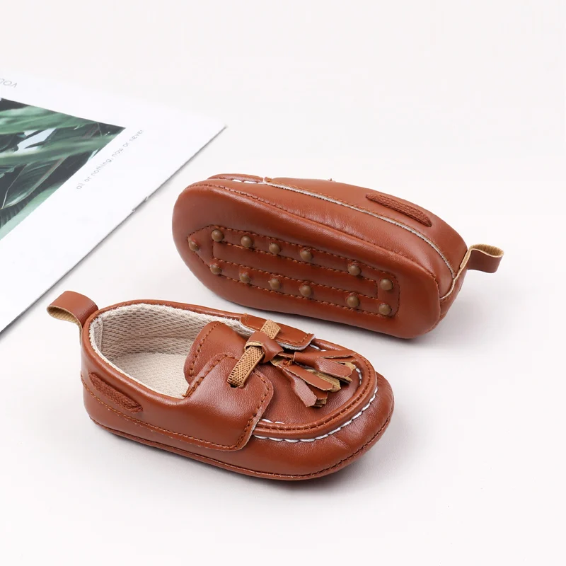 High Quality Anti-Slip Dot TPR Outsole Slip-On Dress Shoes for Boys Flat and Breathable for Spring and Autumn Seasons manufacture