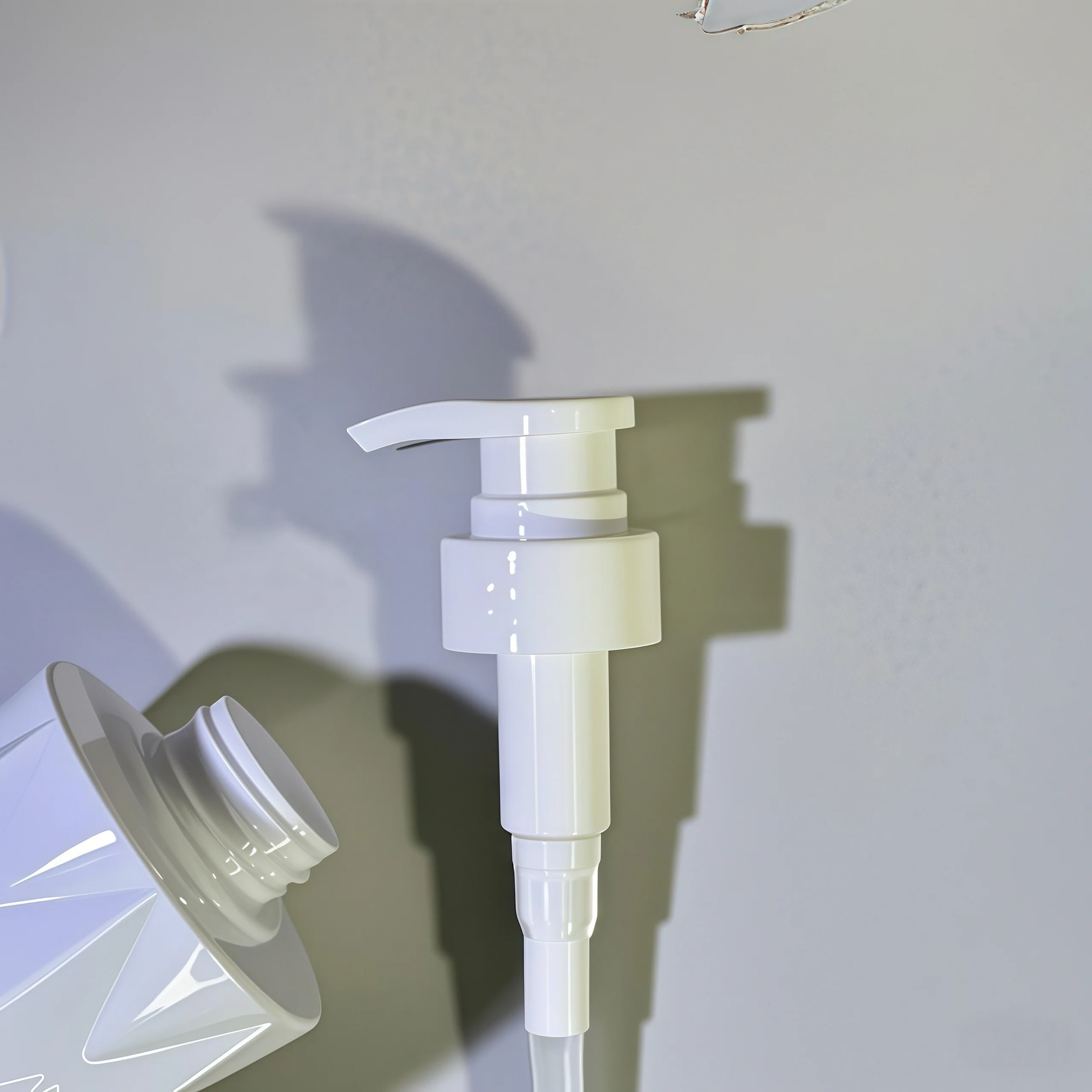 Glassy Shape PET Cosmetic Bottle with Press Pump and Custom Logo 5000pcs MOQ 15-35 Days Delivery