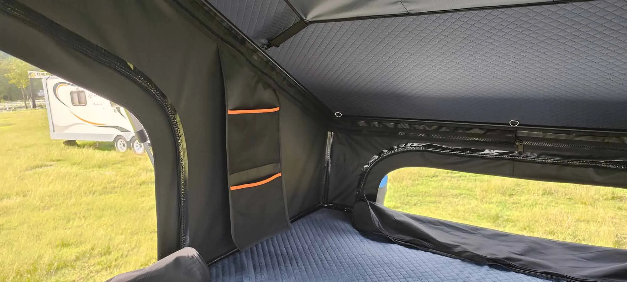 2025 New Design X Hinge Hardshell Rooftop Tent with Wooden Case Packaging for Outdoor Camping