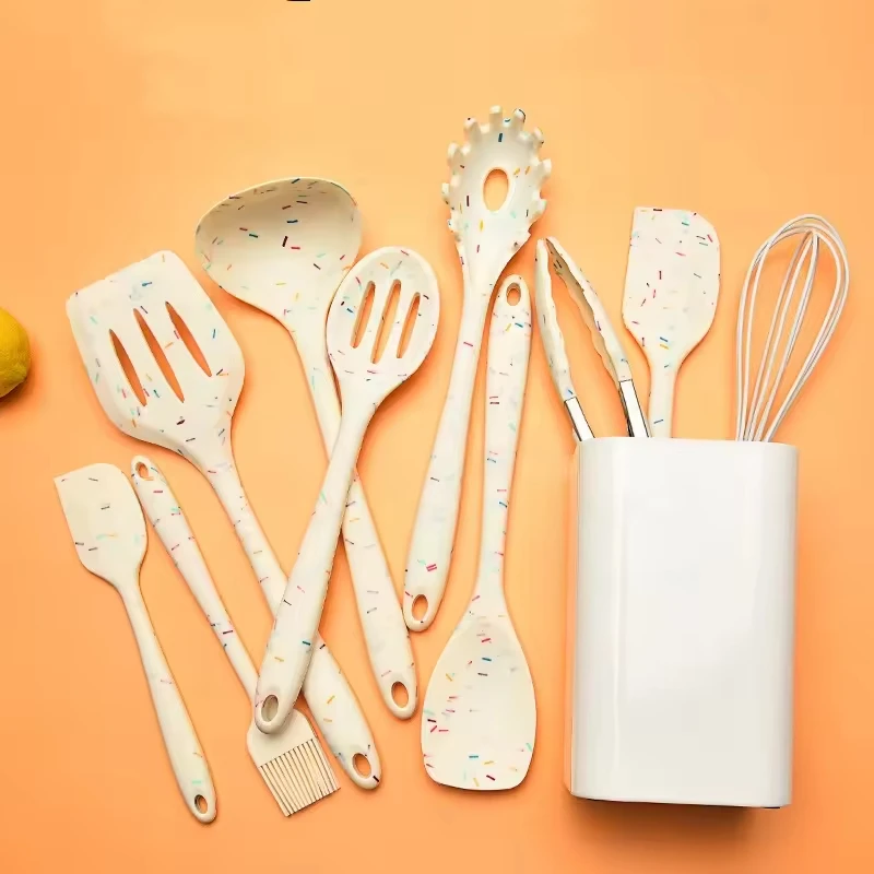 11-Piece Complete Non-Stick Silicone Kitchen Utensil Set Wooden Handle Kitchenware Kit Disposable Kitchen Tools Sell Well