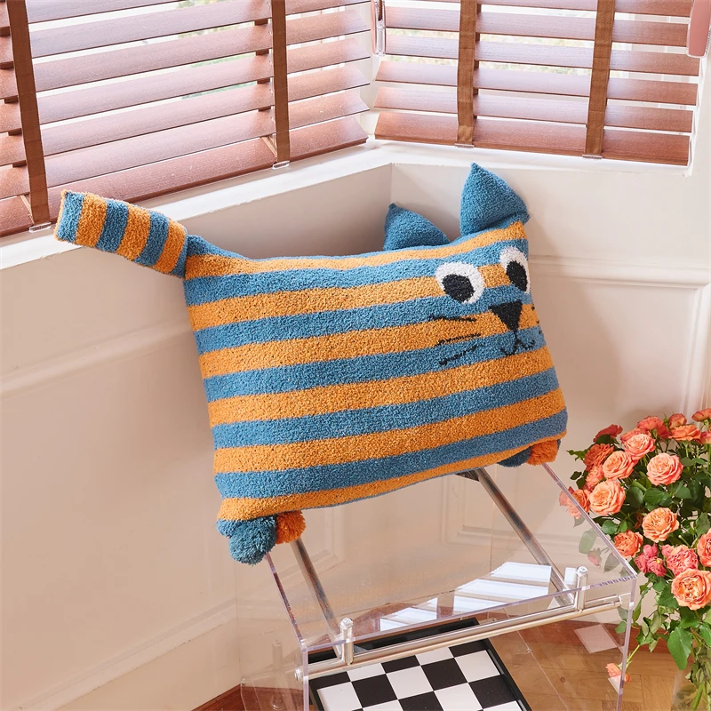 product new arrival super 100 polyester yarn funny cat toy pattern knitted pillowcase for bedroom mj-64