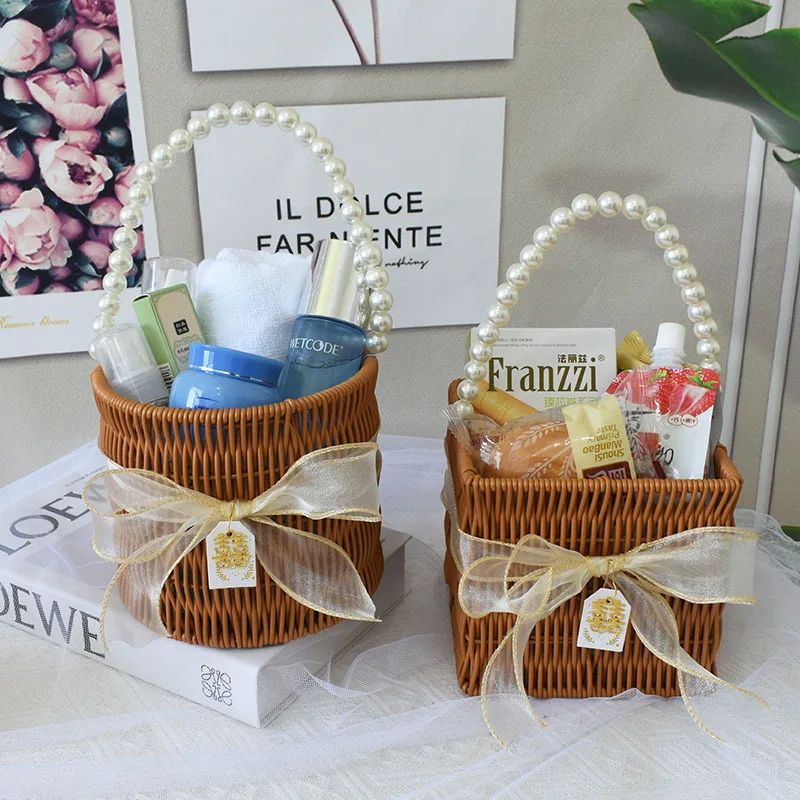 HUAYI  Willow Hand Woven New Year Gift Baskets Great Wedding And Anniversary Basket and Box Picnic Basket with Folding Handles